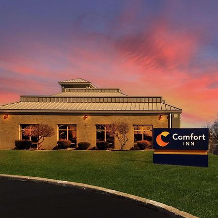 Comfort Inn Huntington Near University Экстерьер фото