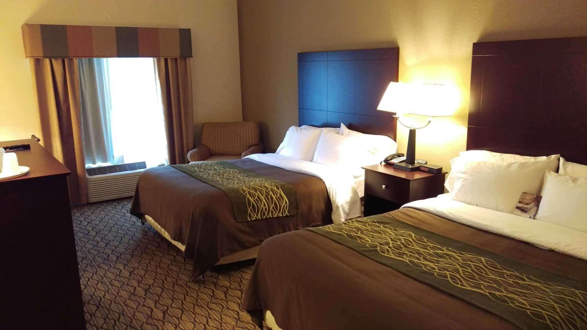 Comfort Inn Huntington Near University Экстерьер фото
