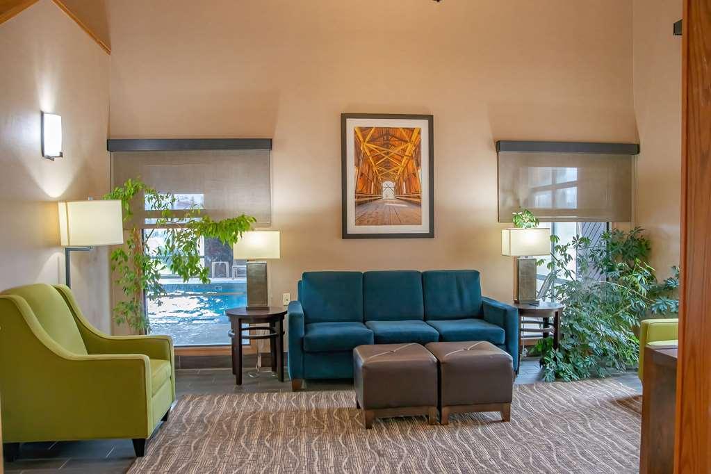 Comfort Inn Huntington Near University Интерьер фото