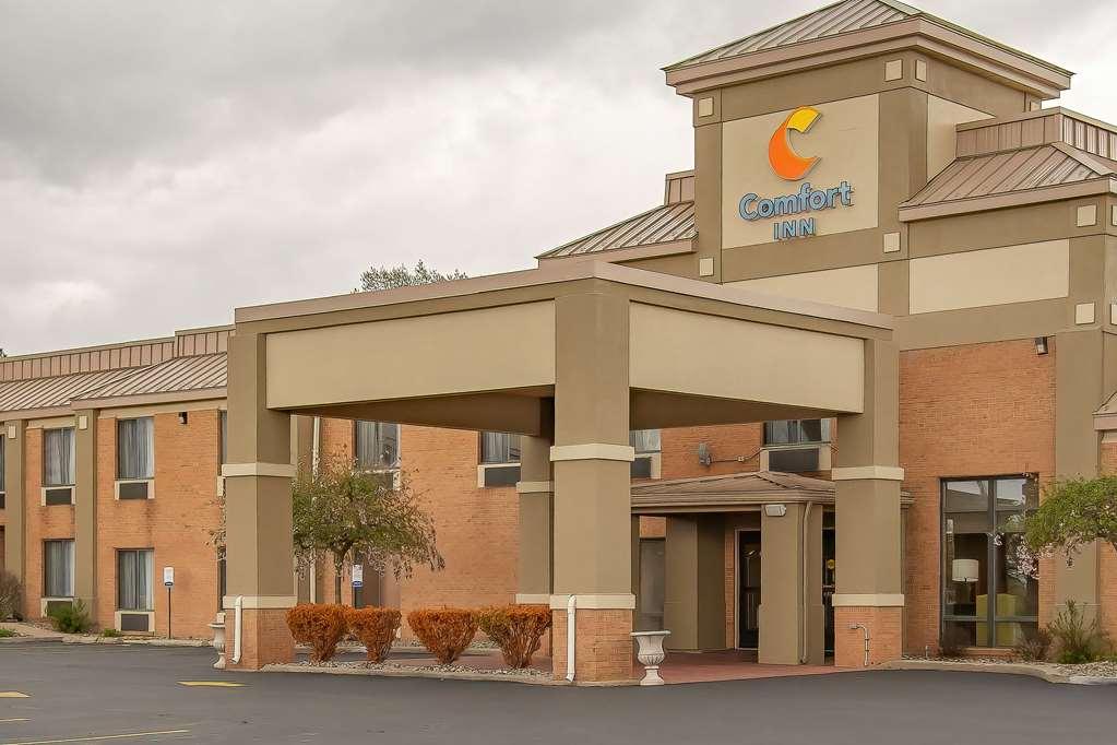 Comfort Inn Huntington Near University Экстерьер фото