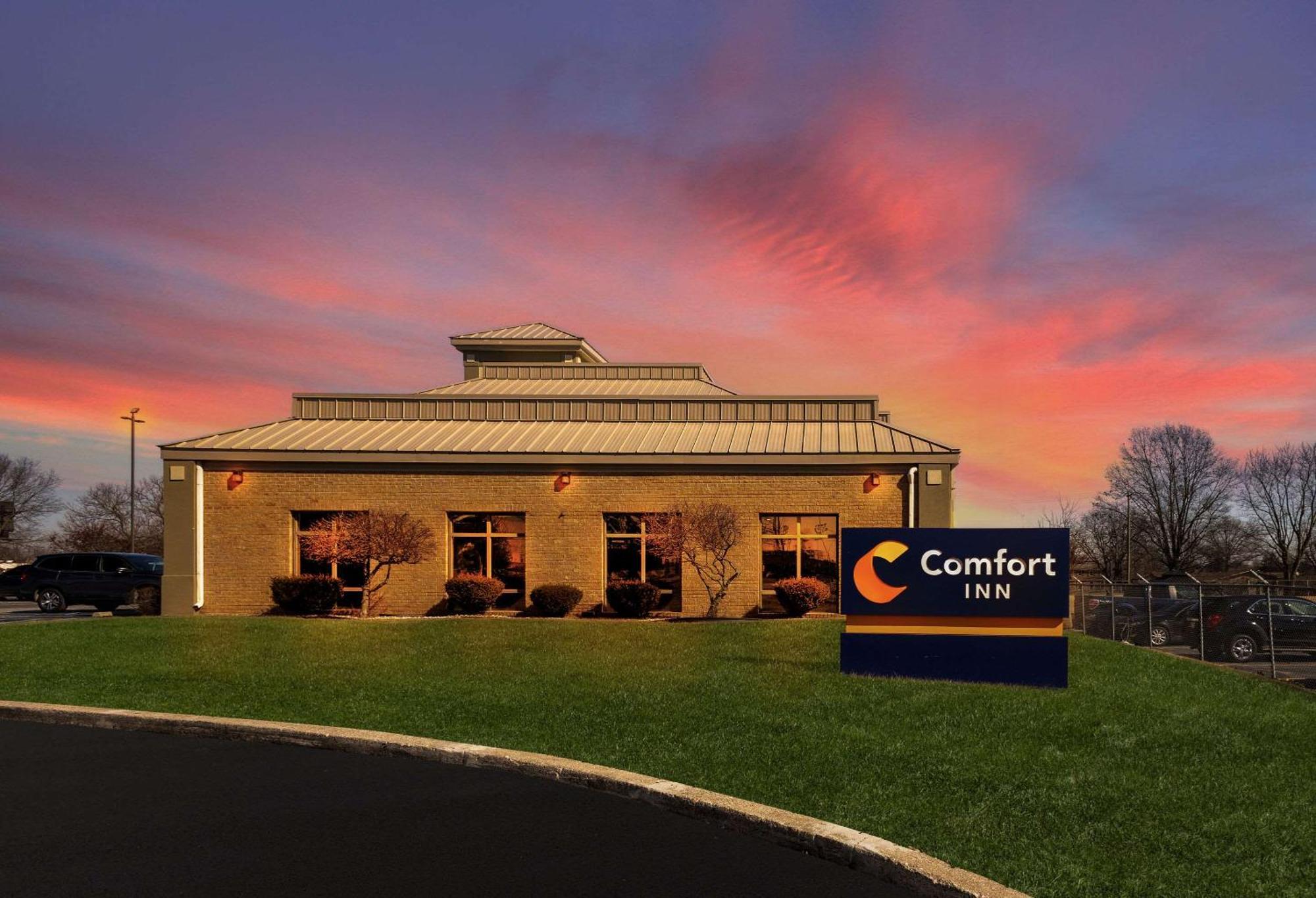 Comfort Inn Huntington Near University Экстерьер фото