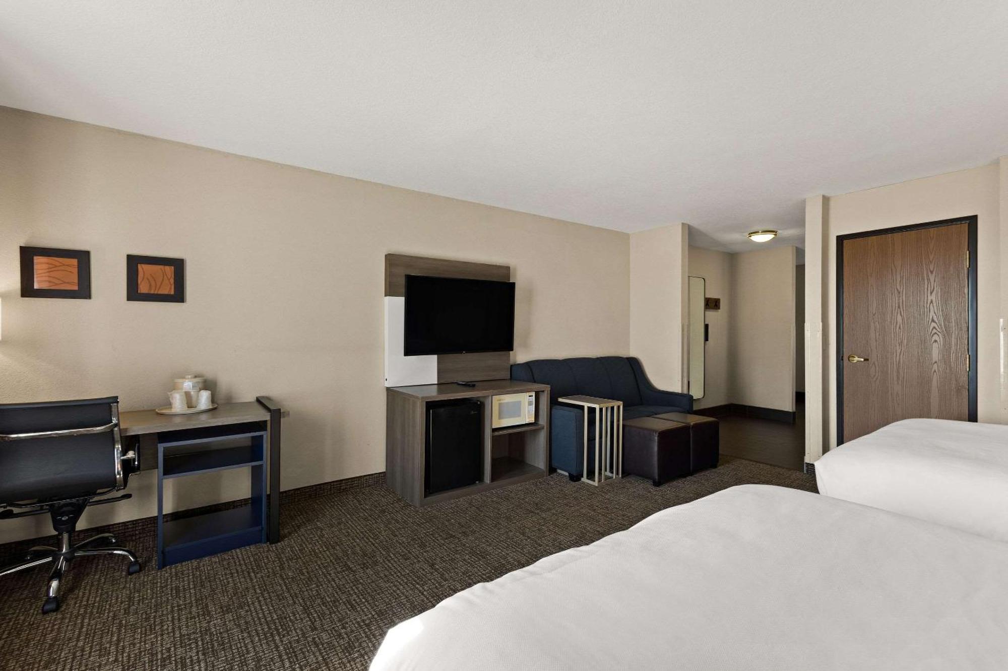 Comfort Inn Huntington Near University Экстерьер фото
