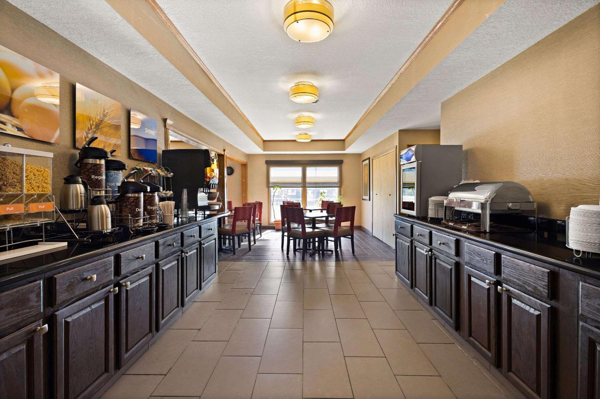 Comfort Inn Huntington Near University Экстерьер фото