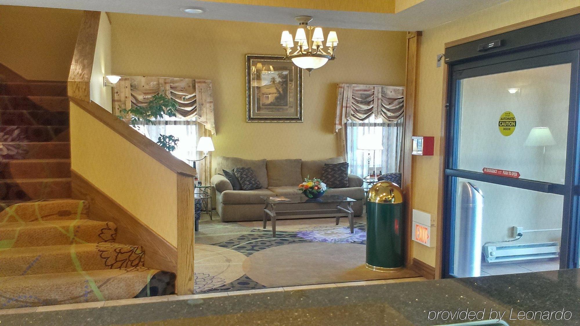 Comfort Inn Huntington Near University Экстерьер фото